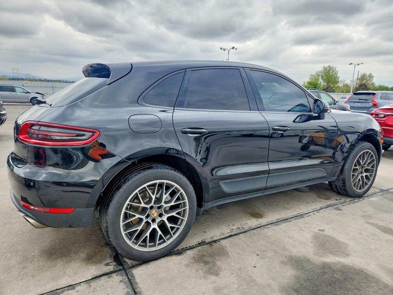 2015 PORSCHE MACAN