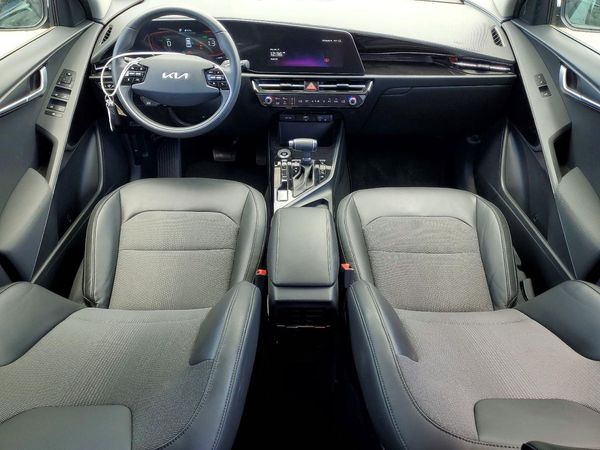 2023 KIA NIRO EX