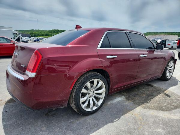 2019 CHRYSLER 300