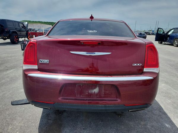 2019 CHRYSLER 300