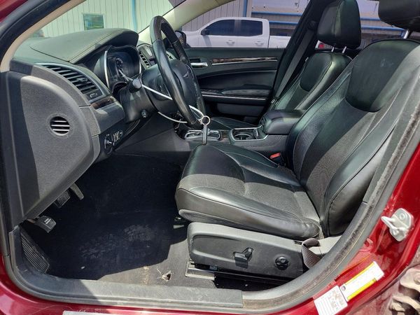 2019 CHRYSLER 300