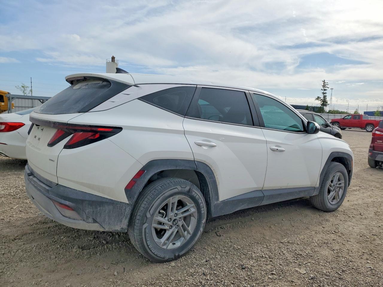 2025 HYUNDAI TUCSON SE