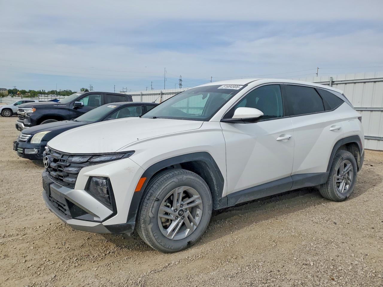 2025 HYUNDAI TUCSON SE