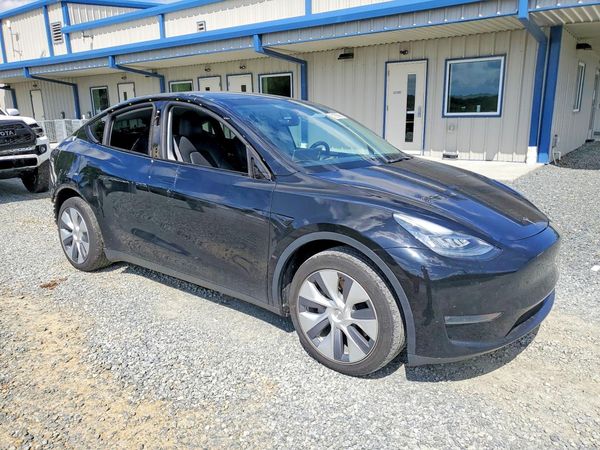 2023 TESLA Y