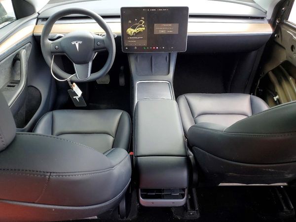 2023 TESLA Y