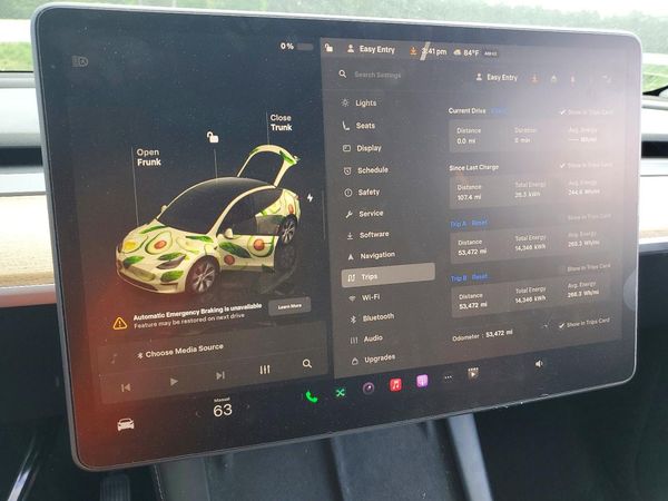 2023 TESLA Y