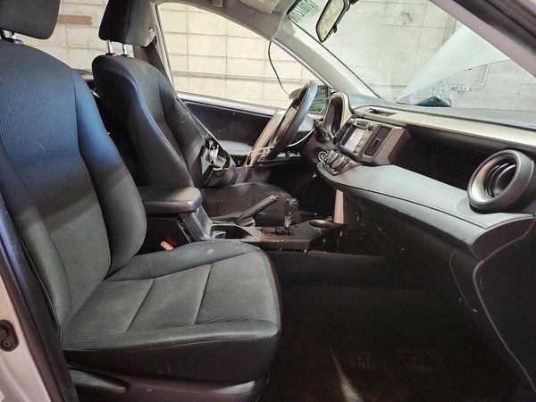 2015 TOYOTA RAV4 LE (X Grade)