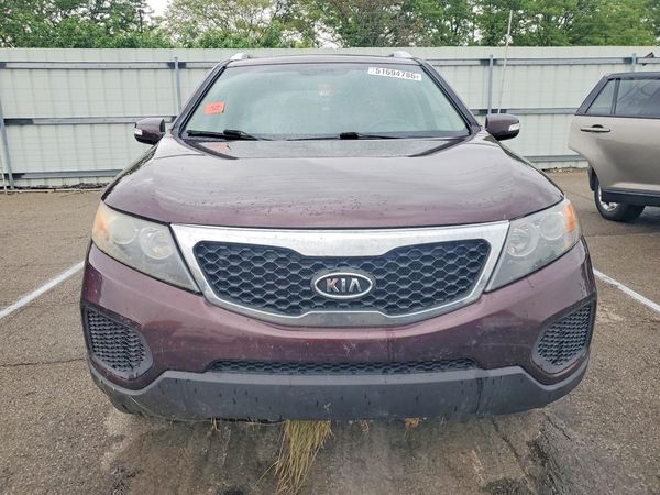 2013 KIA SORENTO Base / LX