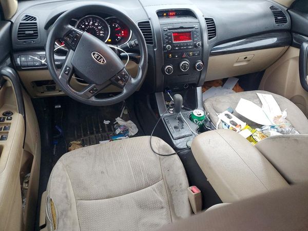2013 KIA SORENTO Base / LX