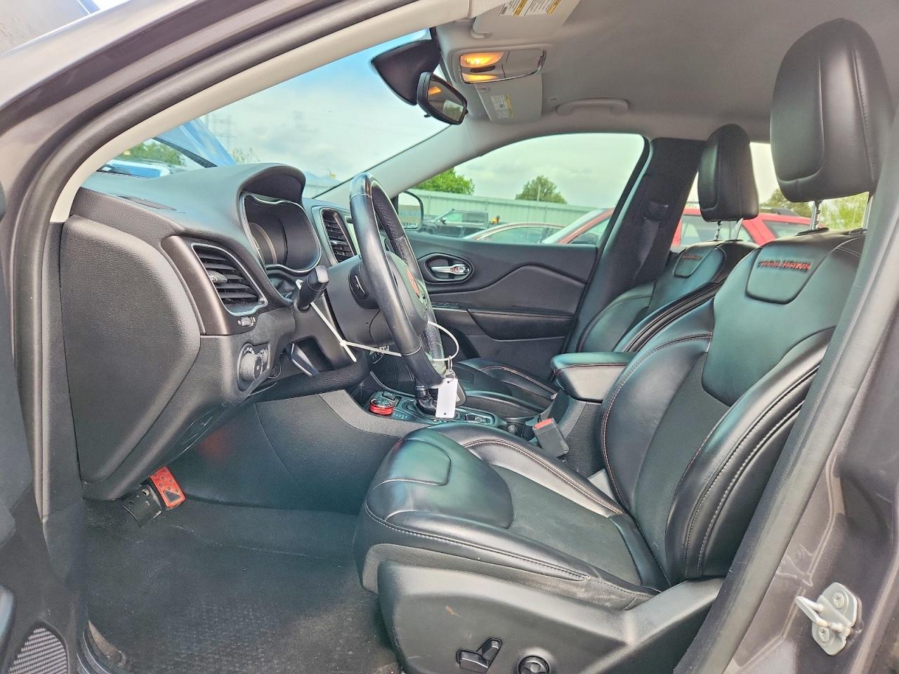 2019 JEEP CHEROKEE TRAILHAWK 4X4