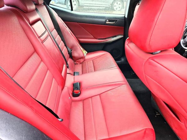 2018 LEXUS IS 300