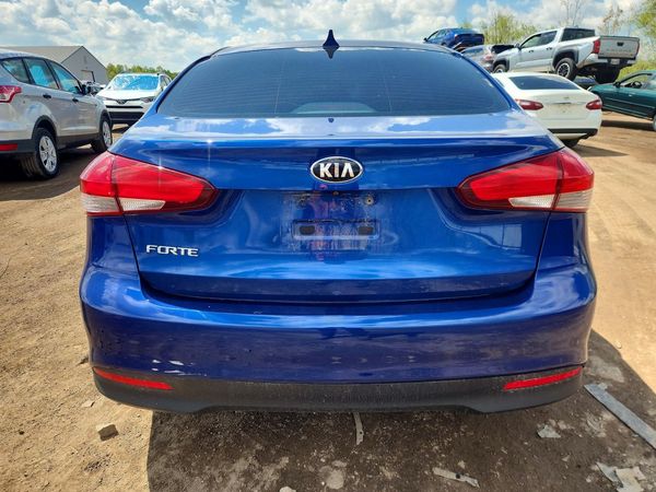 2018 KIA FORTE LX Base