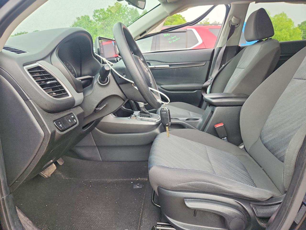 2023 KIA SELTOS LX