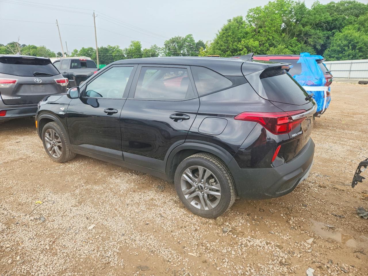 2023 KIA SELTOS LX