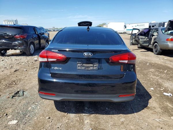 2017 KIA FORTE LX Base