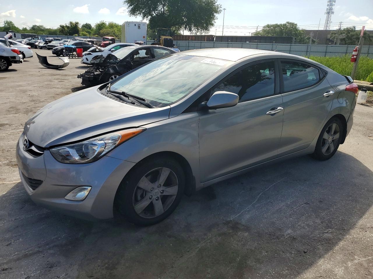 2013 HYUNDAI ELANTRA