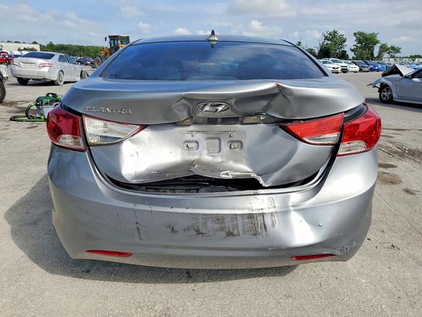 2013 HYUNDAI ELANTRA