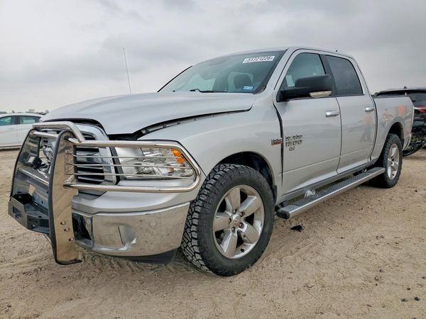 2017 RAM 1500 SLT