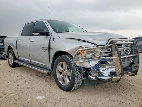 2017 RAM 1500 SLT
