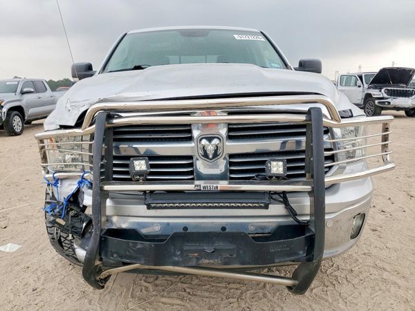2017 RAM 1500 SLT