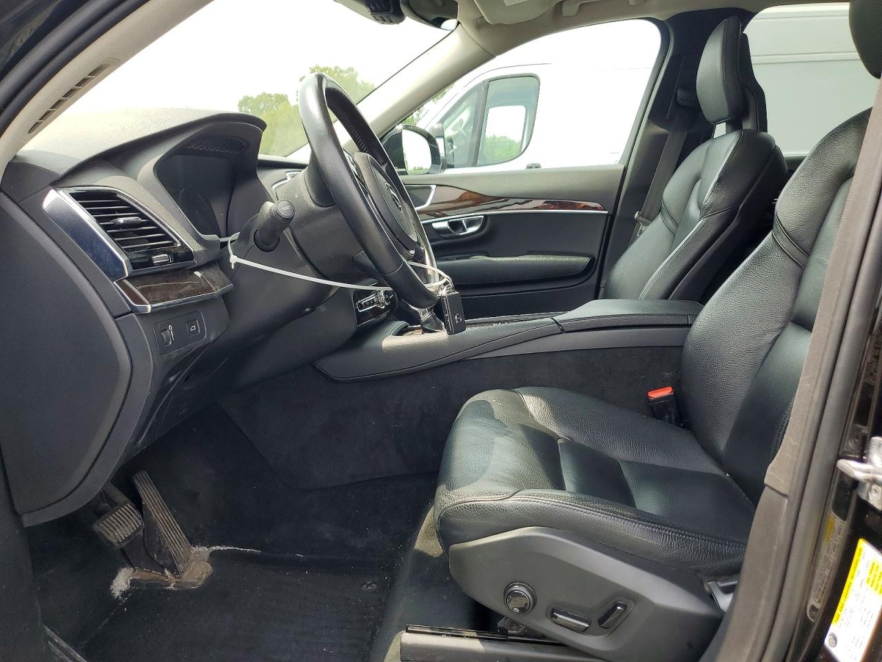 2016 VOLVO XC90 SV42 Momentum