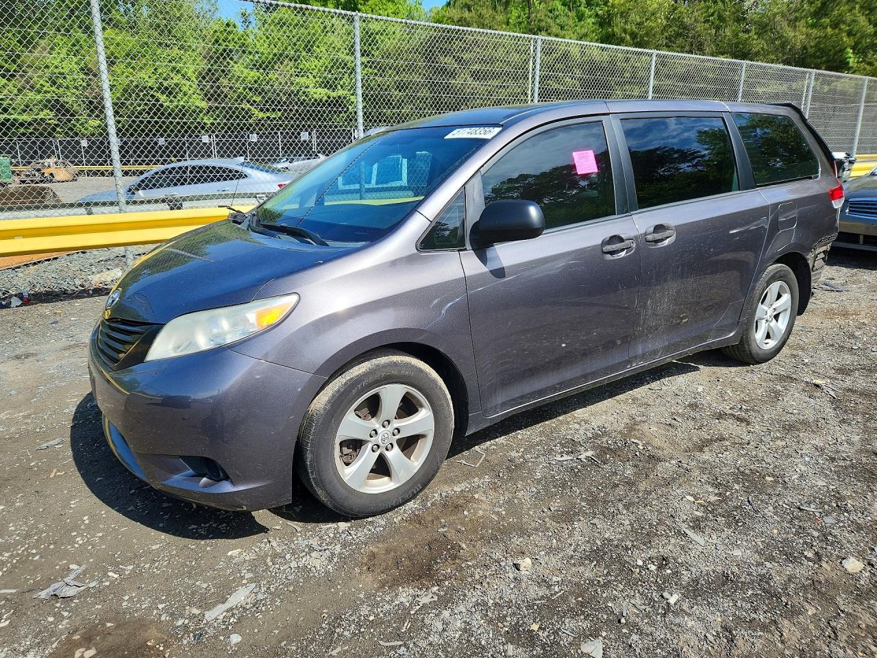 2012 TOYOTA SIENNA