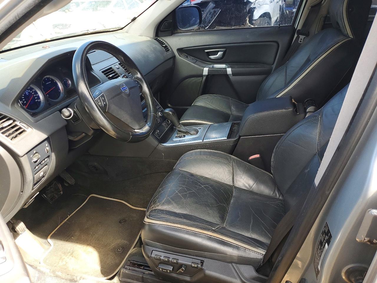 2011 VOLVO XC90