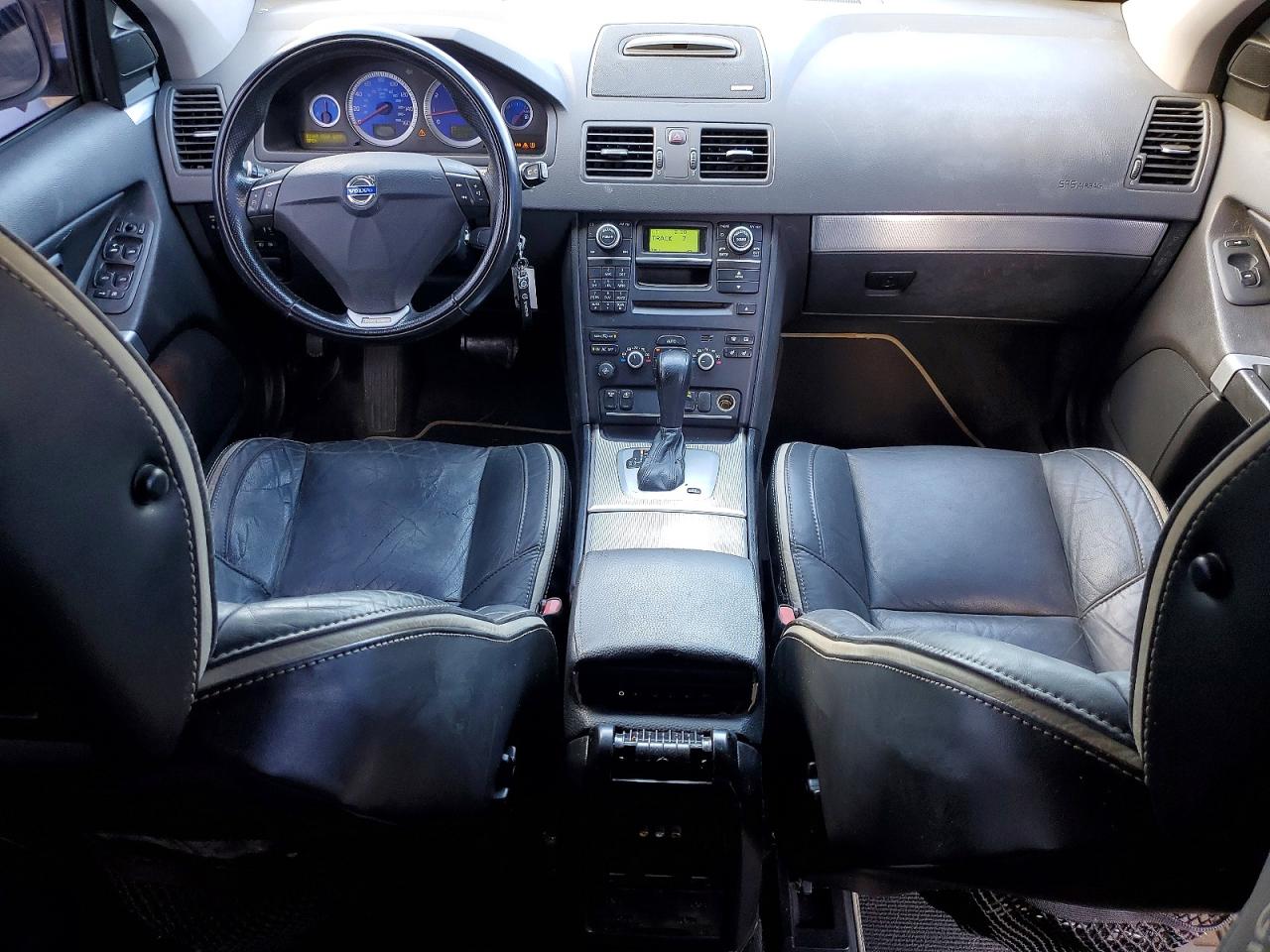2011 VOLVO XC90