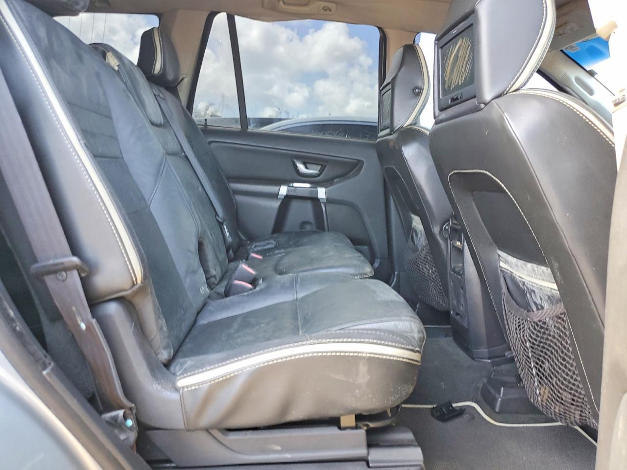 2011 VOLVO XC90