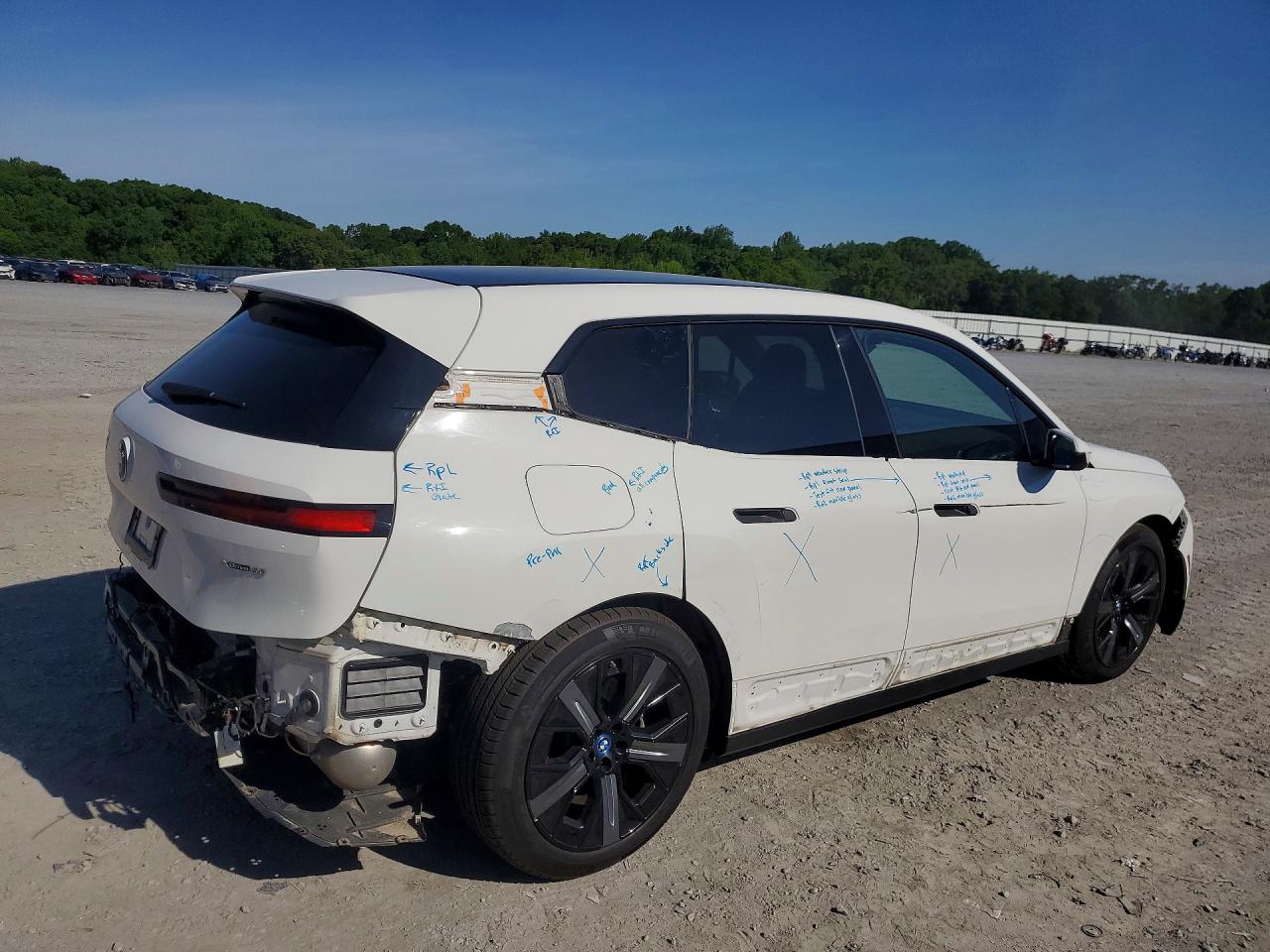 2022 BMW IX xDrive50i