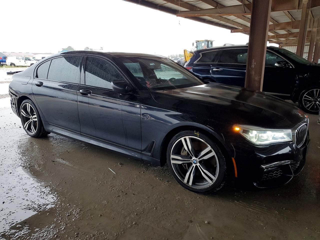 2017 BMW 750