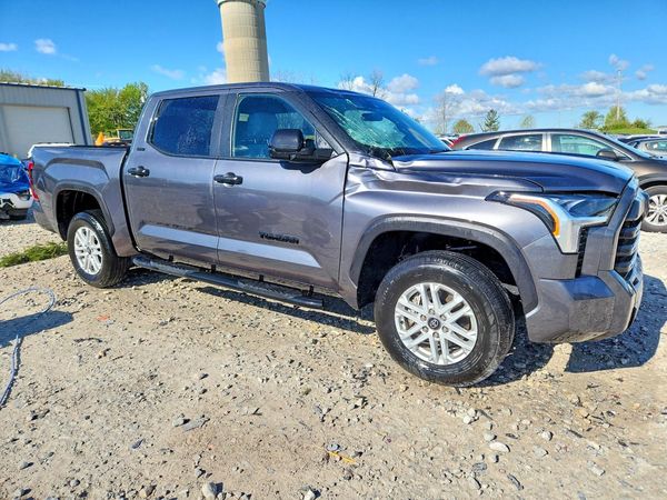 2025 TOYOTA TUNDRA SR5
