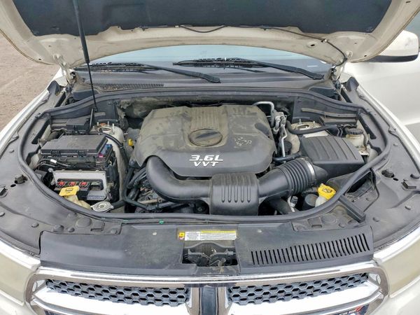 2012 DODGE DURANGO SXT — Engine bay