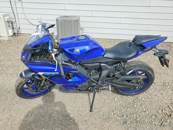 2025 YAMAHA YZFR7
