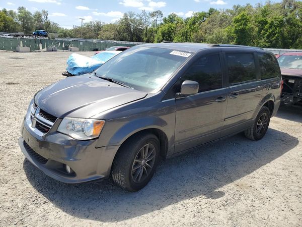 2017 DODGE GRAND CARAVAN SXT — Front 3/4