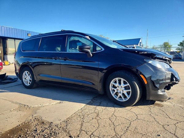 2020 CHRYSLER VOYAGER LXI