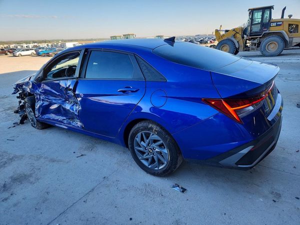 2024 HYUNDAI ELANTRA Blue