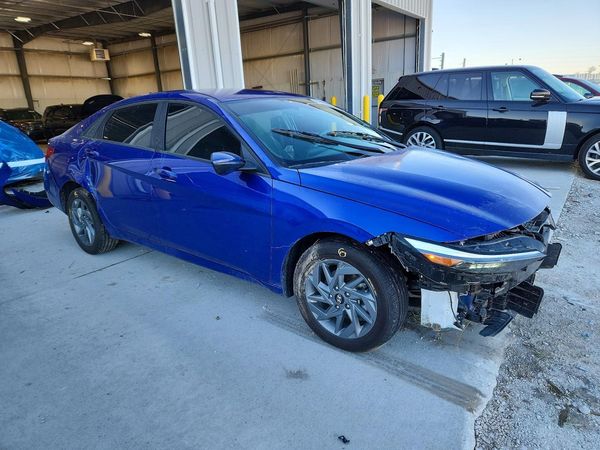 2024 HYUNDAI ELANTRA Blue
