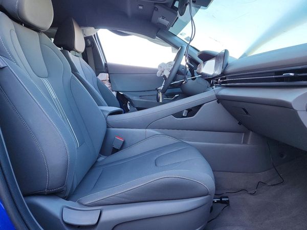 2024 HYUNDAI ELANTRA Blue