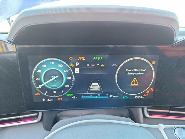 2024 HYUNDAI ELANTRA Blue