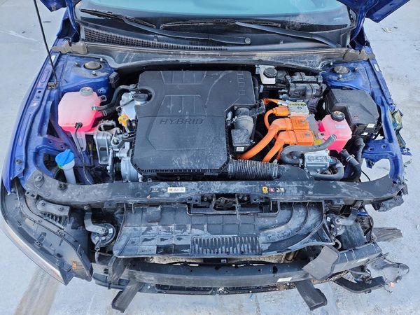 2024 HYUNDAI ELANTRA Blue