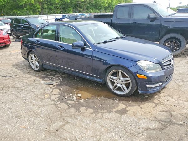 2014 MERCEDES-BENZ C-CLASS C250 — Passenger 3/4