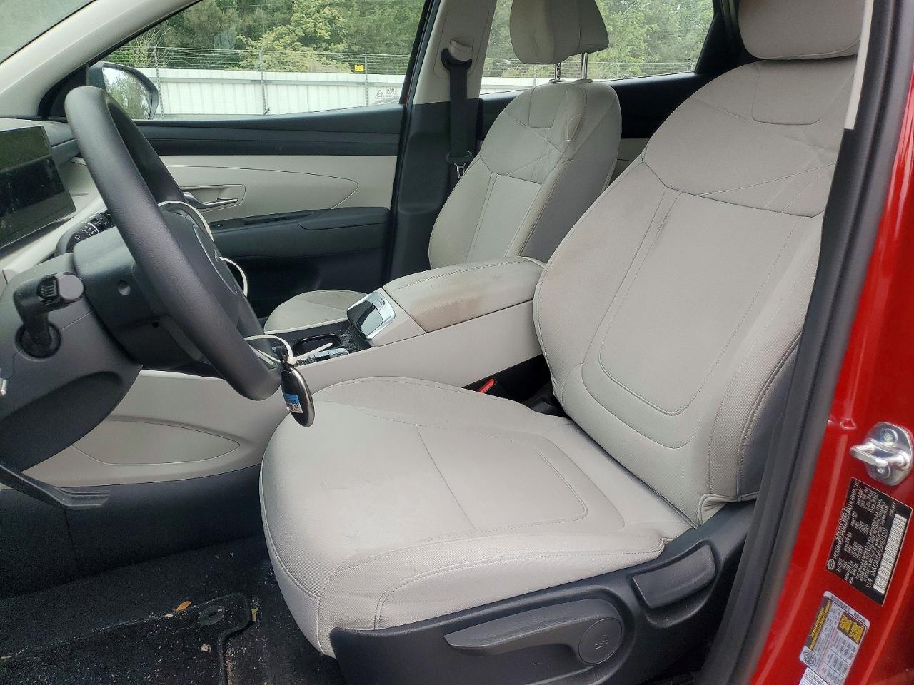 2025 HYUNDAI TUCSON SE