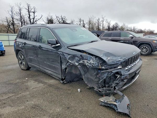 2023 JEEP GRAND CHER 4XE — Passenger 3/4
