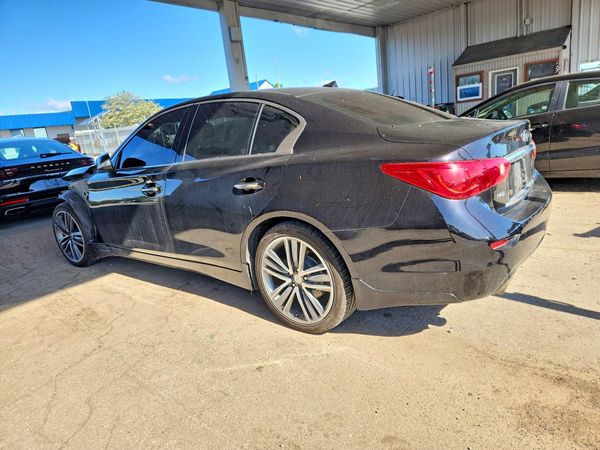 2015 INFINITI Q50