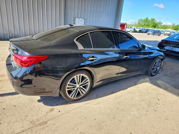 2015 INFINITI Q50