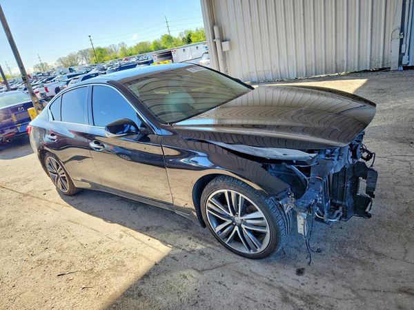 2015 INFINITI Q50