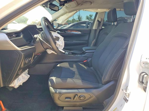 2022 JEEP GRAND CHEROKEE Laredo