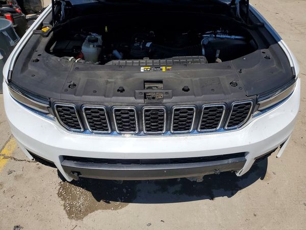 2022 JEEP GRAND CHEROKEE Laredo