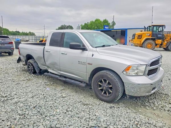 2014 RAM 1500 SLT QUAD CAB 4X2